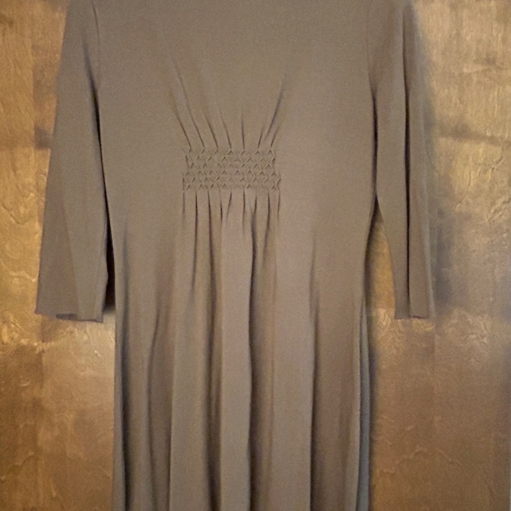 BCBGMaxAzria Brown Top, Compliment figure, Size M, Like New, worn 2 times - Picture 15 of 16